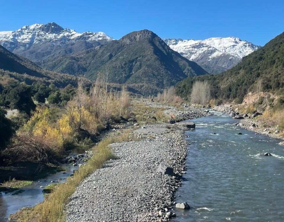 Strengthening the defense of Los Queñes: Geological risk assessment before the implementation of the La Jaula II reservoir / Fortaleciendo la defensa de Los Queñes: Evaluación de riesgos geológicos ante la implementación del embalse La Jaula II